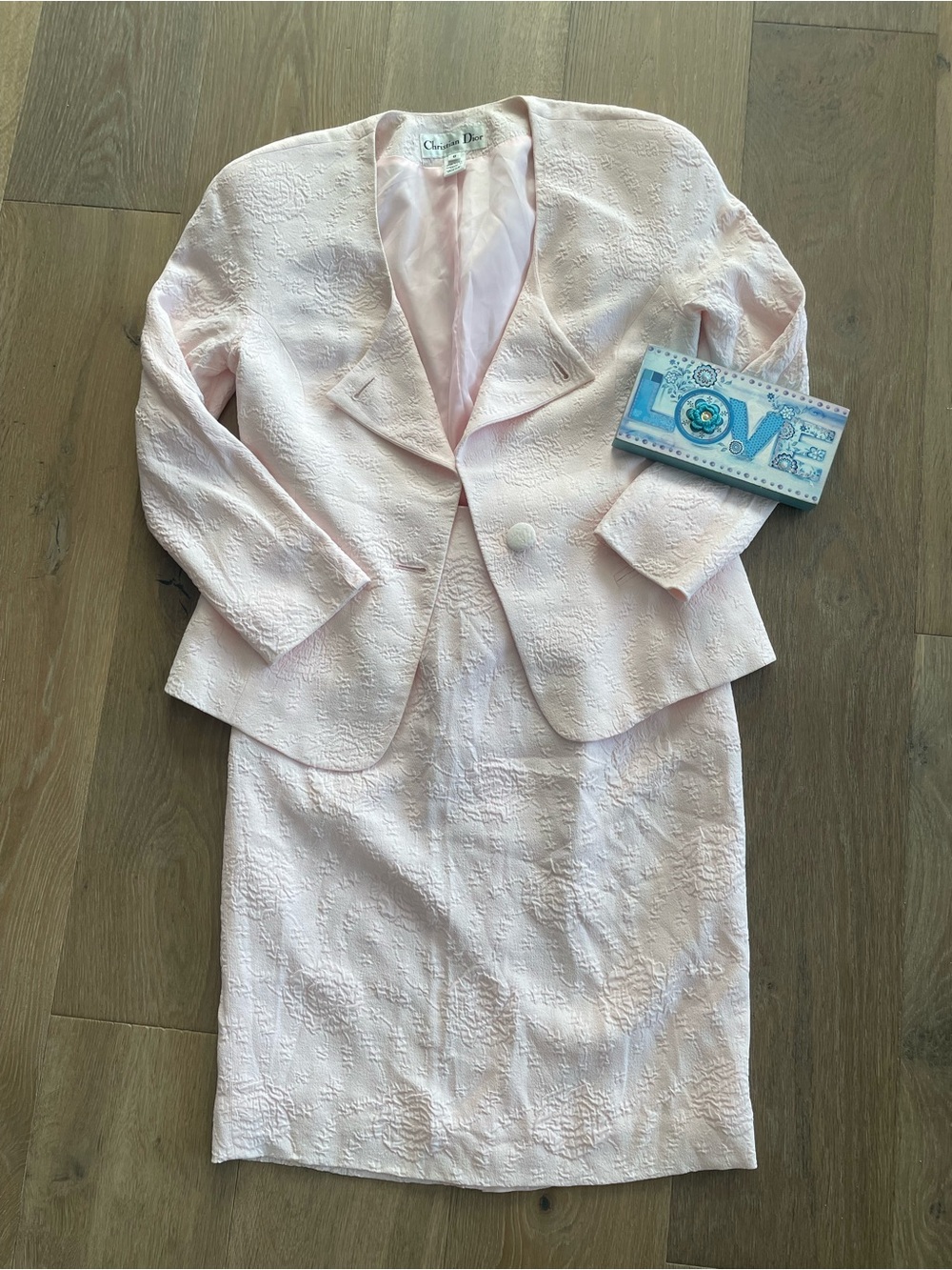 Vintage Dior Light Pink Textured Women's Jacket & Skirt Set - Picture 2 of 16